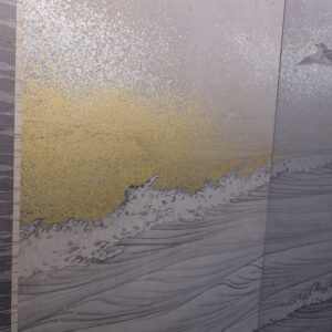 Late Edo 19th Century Japanese Screen, Birds Above Waves in the Gold Mist - Image 15
